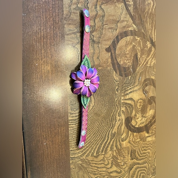 Mexican flower Leather Cuff Style Bracelet! 8 inch - Picture 3 of 5